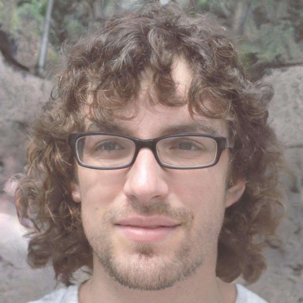 Luka Valtonen, analista financiero